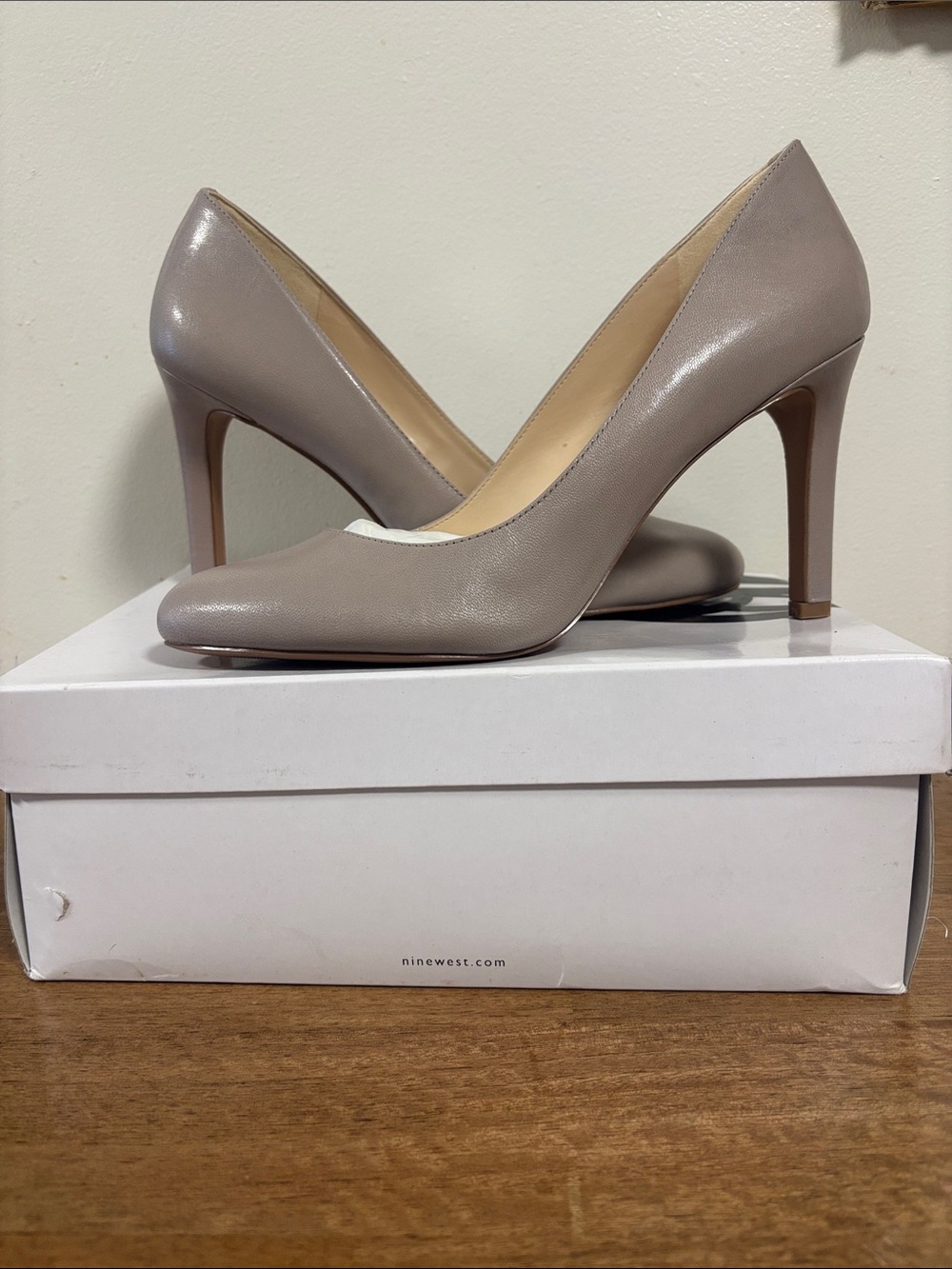 Nine West Neutral Taupe Pointed-Toe Leather Pumps